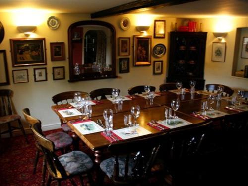 Golden Ball Hotel Elsworth Εξωτερικό φωτογραφία