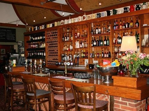 Golden Ball Hotel Elsworth Εξωτερικό φωτογραφία